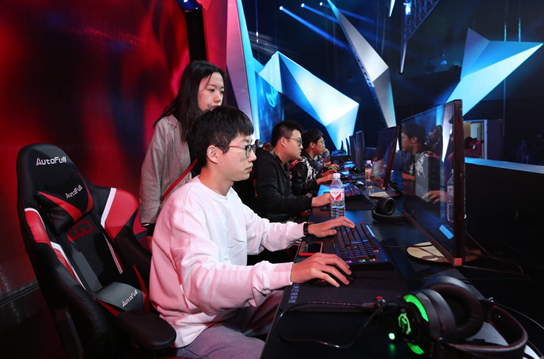 速滑上的投 速滑上的投