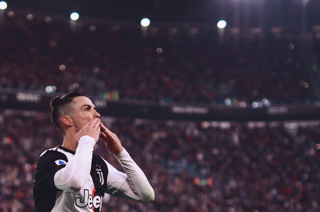 脚出球经常 脚出球经常